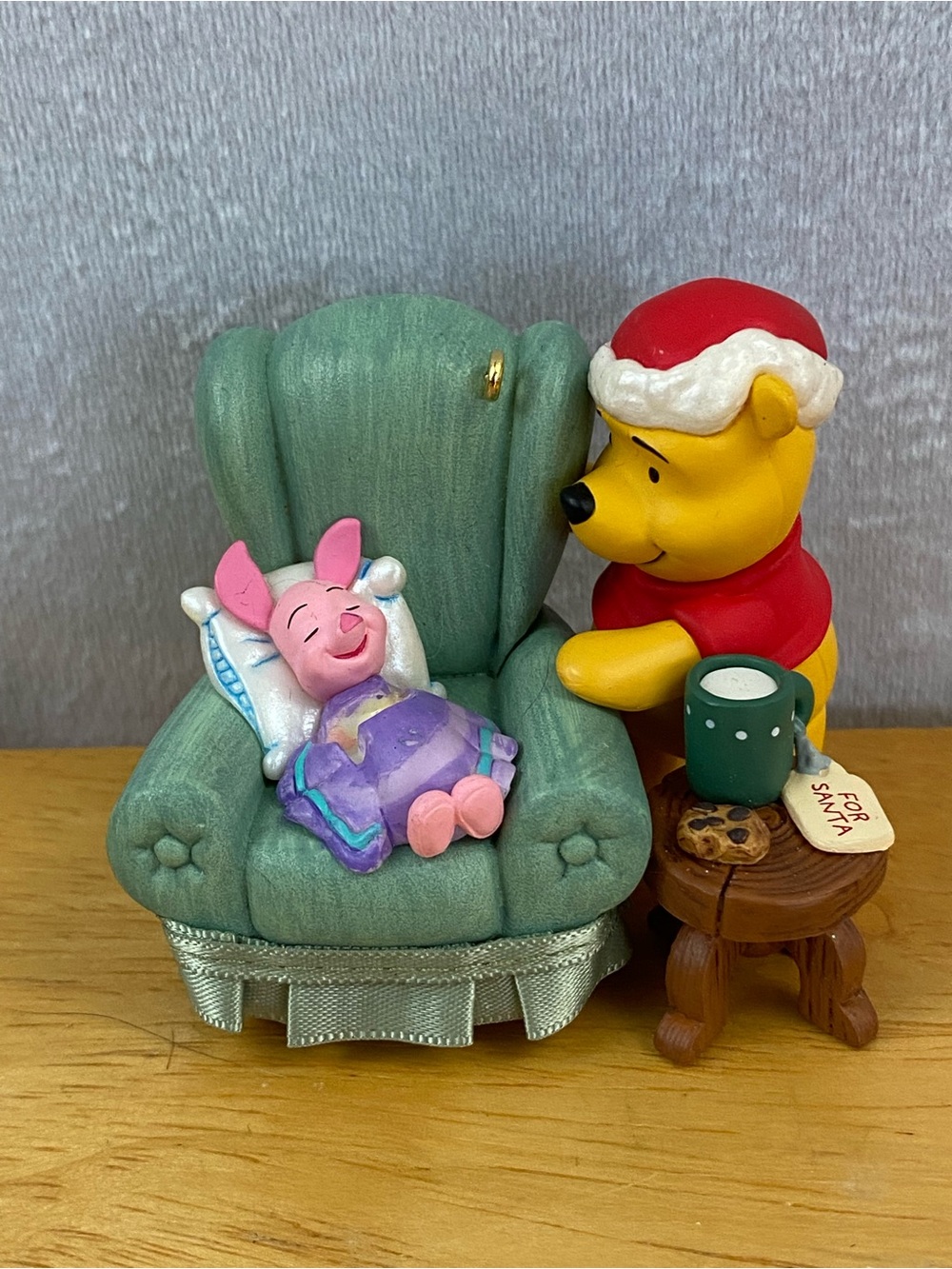 2009 Hallmark Keepsake "Waiting Up for Santa" Winnie the Pooh & Piglet Ornament